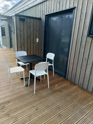 Ein Balkon oder eine Terrasse in der Unterkunft Ländle Lodge, Ferienwohnung nahe Bregenz, Lindau und Bodensee