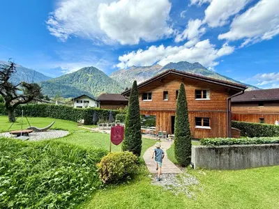 Ein allgemeiner Bergblick oder ein Berglick von des Ferienhauses aus