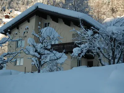 Apartment Große Wohnung in Silbertal mit Großem Garten by Interhome im Winter