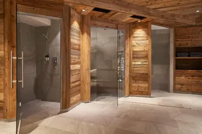 Ein Badezimmer in der Unterkunft Chalet Alpha LUXURY Spa