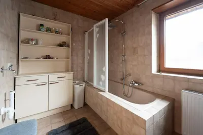 Ein Badezimmer in der Unterkunft Cozy apartment in sunny village