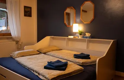 Ein Bett oder Betten in einem Zimmer der Unterkunft Cozy apartment in sunny village