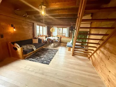 Ein Sitzbereich in der Unterkunft Ferienwohnungen im Blockhaus Metzler