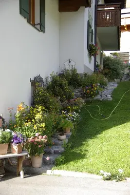 Ein Garten an der Unterkunft die AlpenRose
