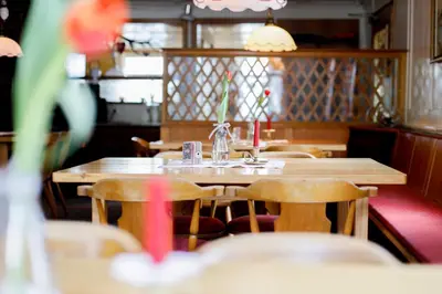Ein Restaurant oder anderes Speiselokal in der Unterkunft Gasthof Adler