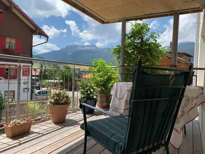 Ein allgemeiner Bergblick oder ein Berglick von der Ferienwohnung aus