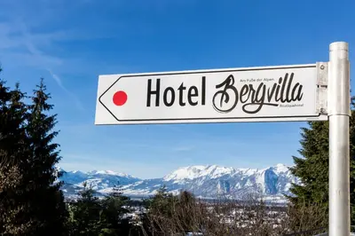 Ein allgemeiner Bergblick oder ein Berglick von des Hotels aus