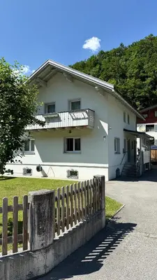 Das Gebäude in dem sich die Ferienwohnung befindet