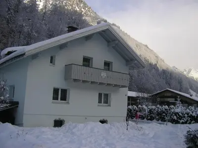 Haus Can im Winter