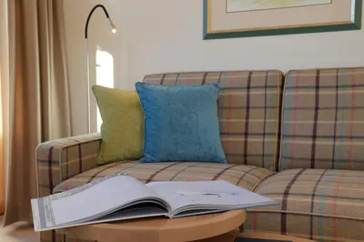 Ein Sitzbereich in der Unterkunft Hotel Burgwald - Ski In & Ski Out