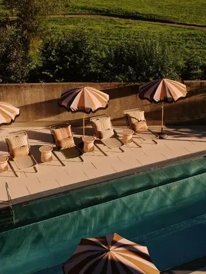 Der Swimmingpool an oder in der Nähe von Rote Wand Gourmet Hotel, a Member of Design Hotels
