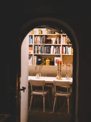 Die Bibliothek im Hotel