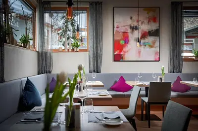 Ein Sitzbereich in der Unterkunft Hotel Sonnblick