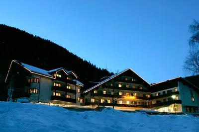 Ein allgemeiner Bergblick oder ein Berglick von des Hotels aus