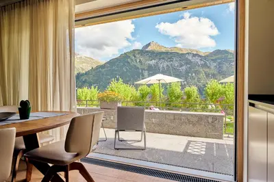 Ein allgemeiner Bergblick oder ein Berglick von der Ferienwohnung aus