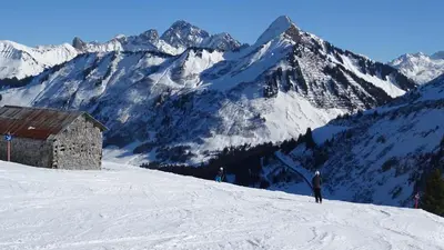 Ein allgemeiner Bergblick oder ein Berglick von der Pension aus