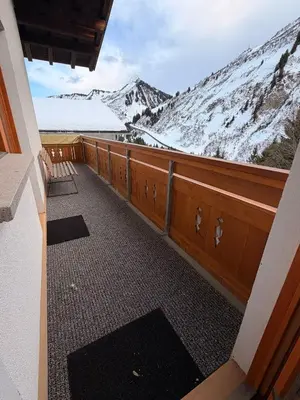 Ein allgemeiner Bergblick oder ein Berglick von der Ferienwohnung aus