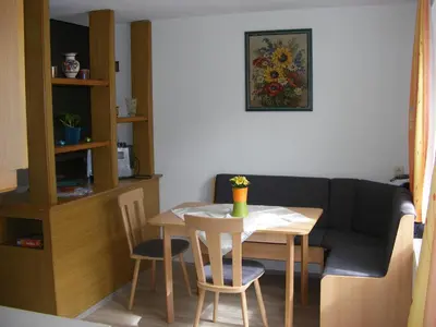 Ein Sitzbereich in der Unterkunft Ferienwohnung Huber