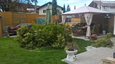 Ein Garten an der Unterkunft Ferienwohnung Huber