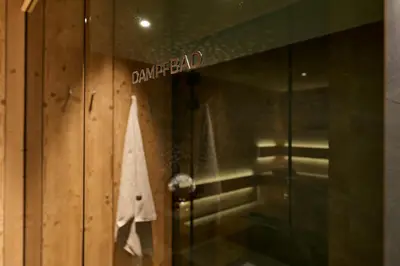 Ein Badezimmer in der Unterkunft Aparthotel Dorf570