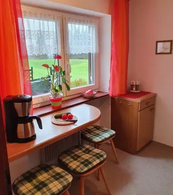 Ein Sitzbereich in der Unterkunft Gästehaus Marlies