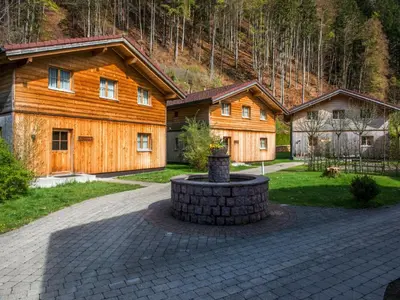 Das Gebäude in dem sich das Ferienhaus befindet