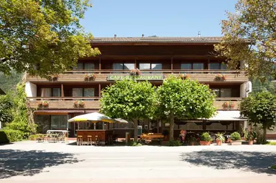 Das Gebäude in dem sich die Pension befindet
