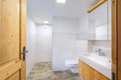 Ein Badezimmer in der Unterkunft Annas Muntafuner Hus
