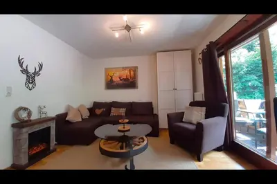 Ein Sitzbereich in der Unterkunft Ferienwohnung Tschagguns