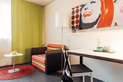Ein Sitzbereich in der Unterkunft harry's home Dornbirn hotel & apartments