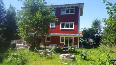 Ein Garten an der Unterkunft Schwedenhaus Eichenberg