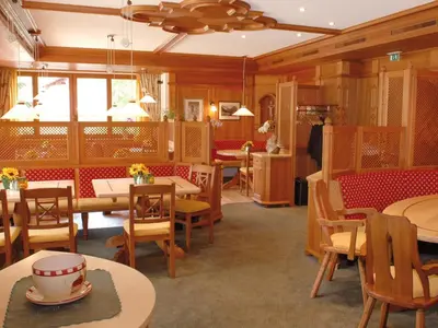 Ein Sitzbereich in der Unterkunft Pension Cafe Fritz