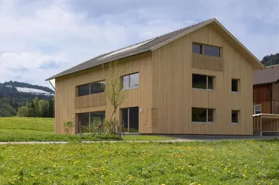 Das Gebäude in dem sich die Ferienwohnung befindet