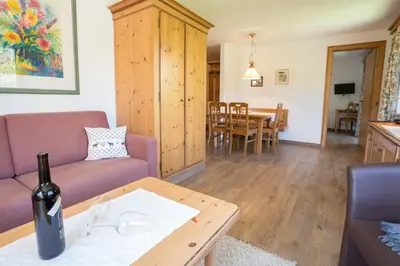 Ein Sitzbereich in der Unterkunft Appartements Spullersee