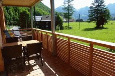 Ein allgemeiner Bergblick oder ein Berglick von der Ferienwohnung aus