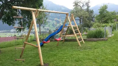 Ein Kinderspielbereich in der Unterkunft Ferienwohnung Därflihof
