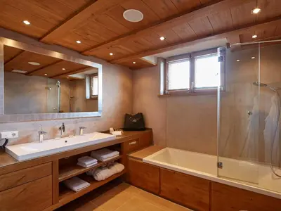 Ein Badezimmer in der Unterkunft Appartements Auriga