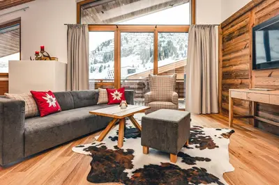 Ein Sitzbereich in der Unterkunft LUX ALP CHALET am Arlberg