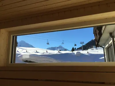 Ein allgemeiner Bergblick oder ein Berglick von des Hotels aus
