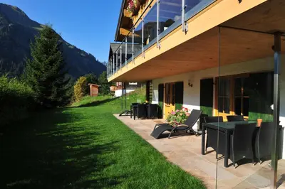 Ein allgemeiner Bergblick oder ein Berglick von der Ferienwohnung aus