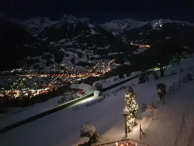Ein allgemeiner Bergblick oder ein Berglick von der Ferienwohnung aus