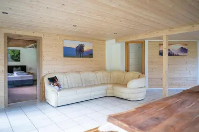 Ein Sitzbereich in der Unterkunft Haus Alpina
