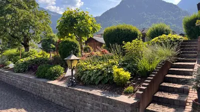 Ein allgemeiner Bergblick oder ein Berglick von der Ferienwohnung aus