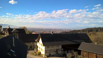 Ein allgemeiner Bergblick oder ein Berglick von der Ferienwohnung aus