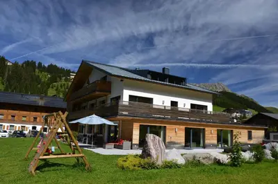 Das Gebäude in dem sich die Pension befindet