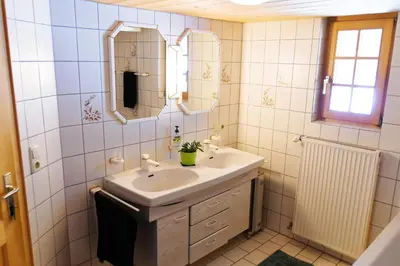Ein Badezimmer in der Unterkunft Landhaus Tenne