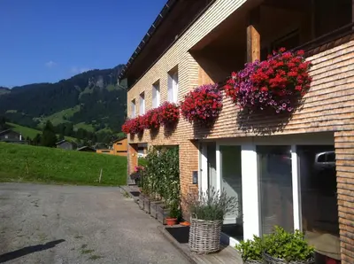 Ein allgemeiner Bergblick oder ein Berglick von der Ferienwohnung aus