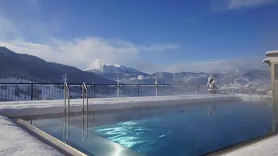 Ein allgemeiner Bergblick oder ein Berglick von des Hotels aus