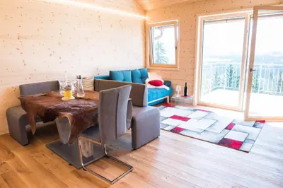 Ein Sitzbereich in der Unterkunft Ferienwohnung Sinz