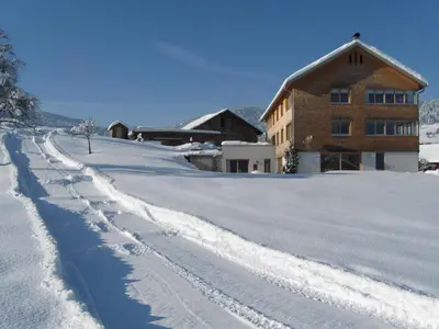 Schweizer Hof im Winter
